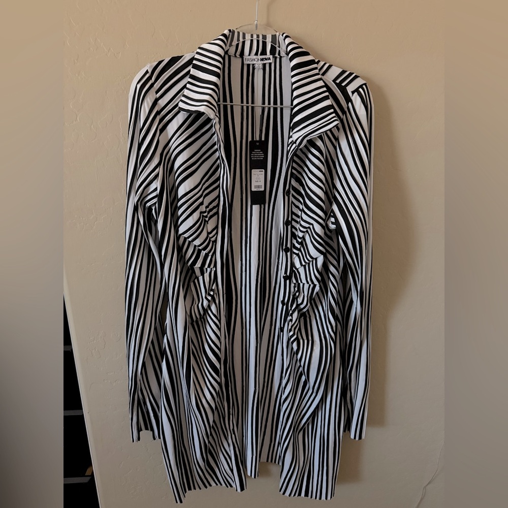 Fashion nova long sleeve button up